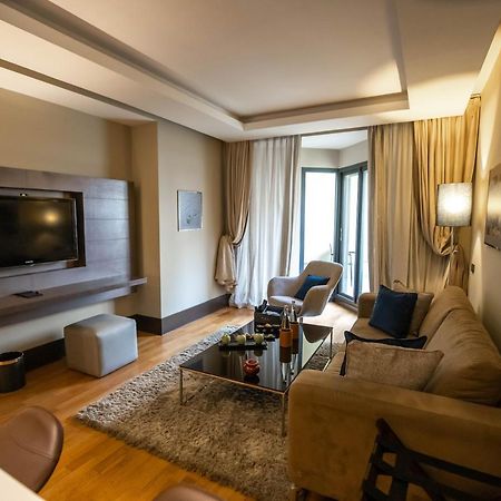 Gray Boutique Hotel 카사블랑카 외부 사진 A living room in a hotel suite