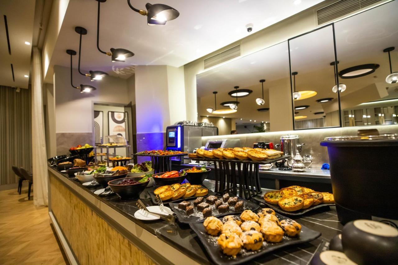 Gray Boutique Hotel 카사블랑카 외부 사진 The buffet at the lounge