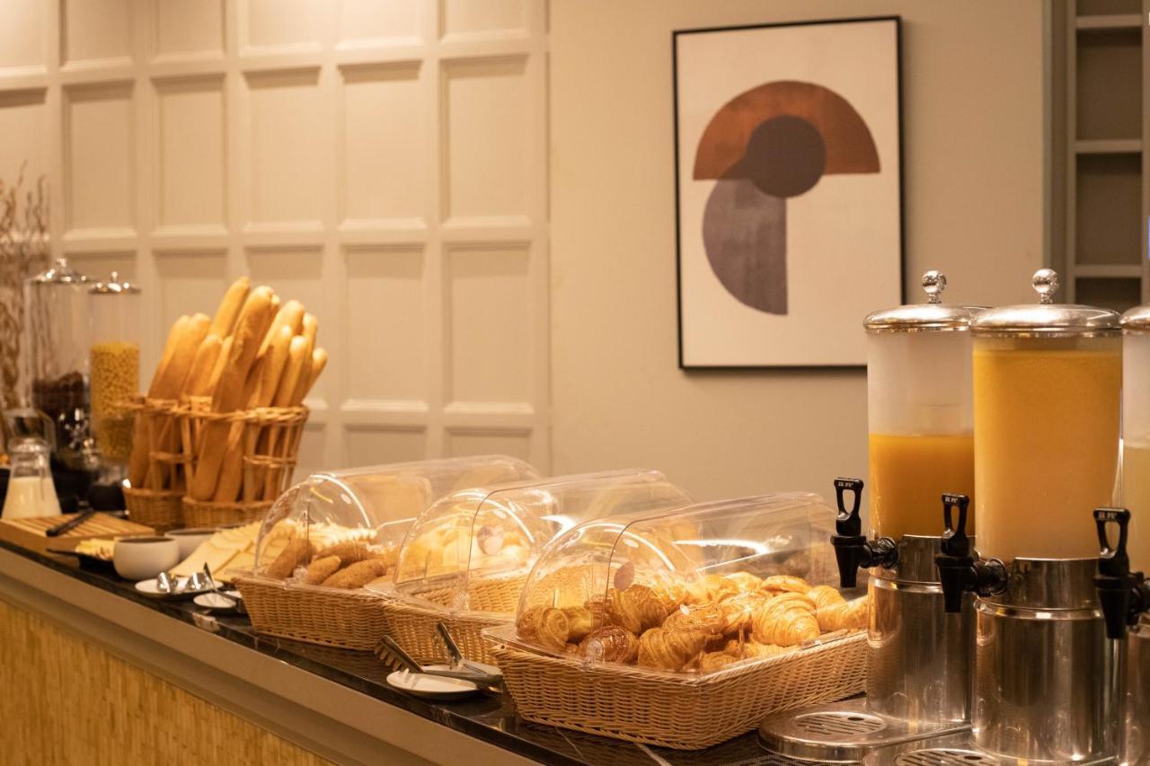 Gray Boutique Hotel 카사블랑카 외부 사진 A breakfast buffet at a hotel