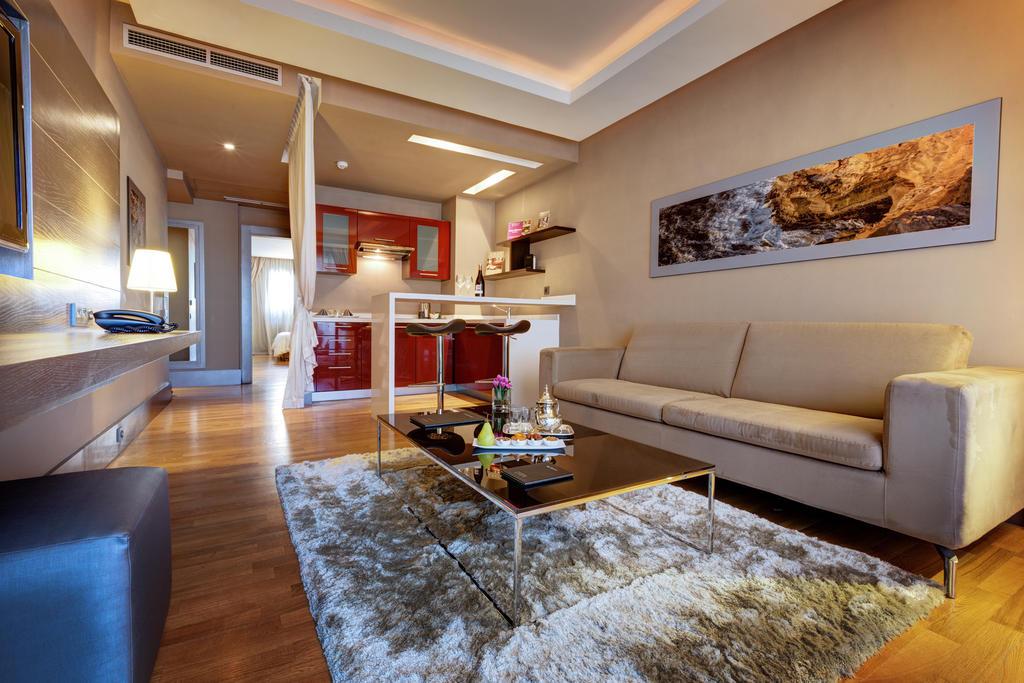 Gray Boutique Hotel 카사블랑카 외부 사진 A living room in a serviced apartment in Bangkok, Thailand